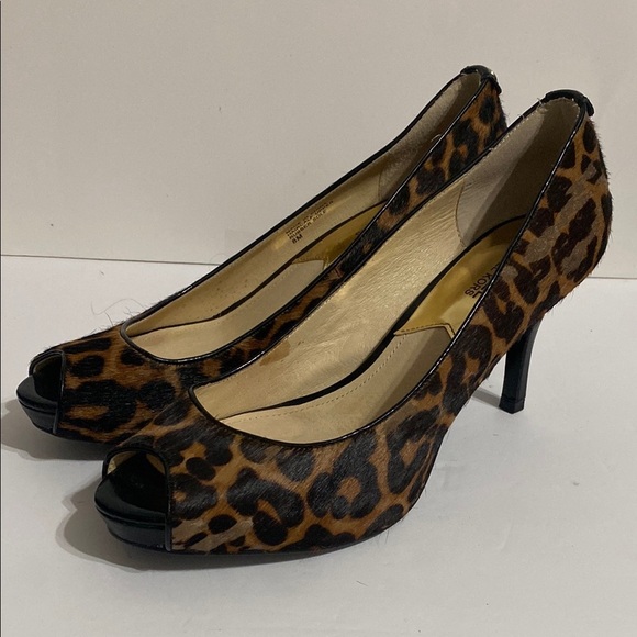 Michael KORS Leopard Print Peep Toe Heels Size 8M - Picture 1 of 16